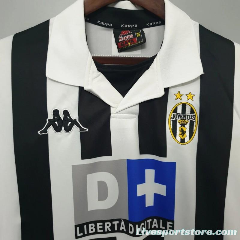 Retro 99/00 Juventus Home Jersey